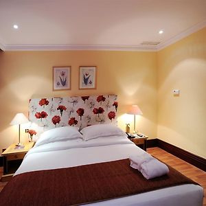 Standard Classic King Room